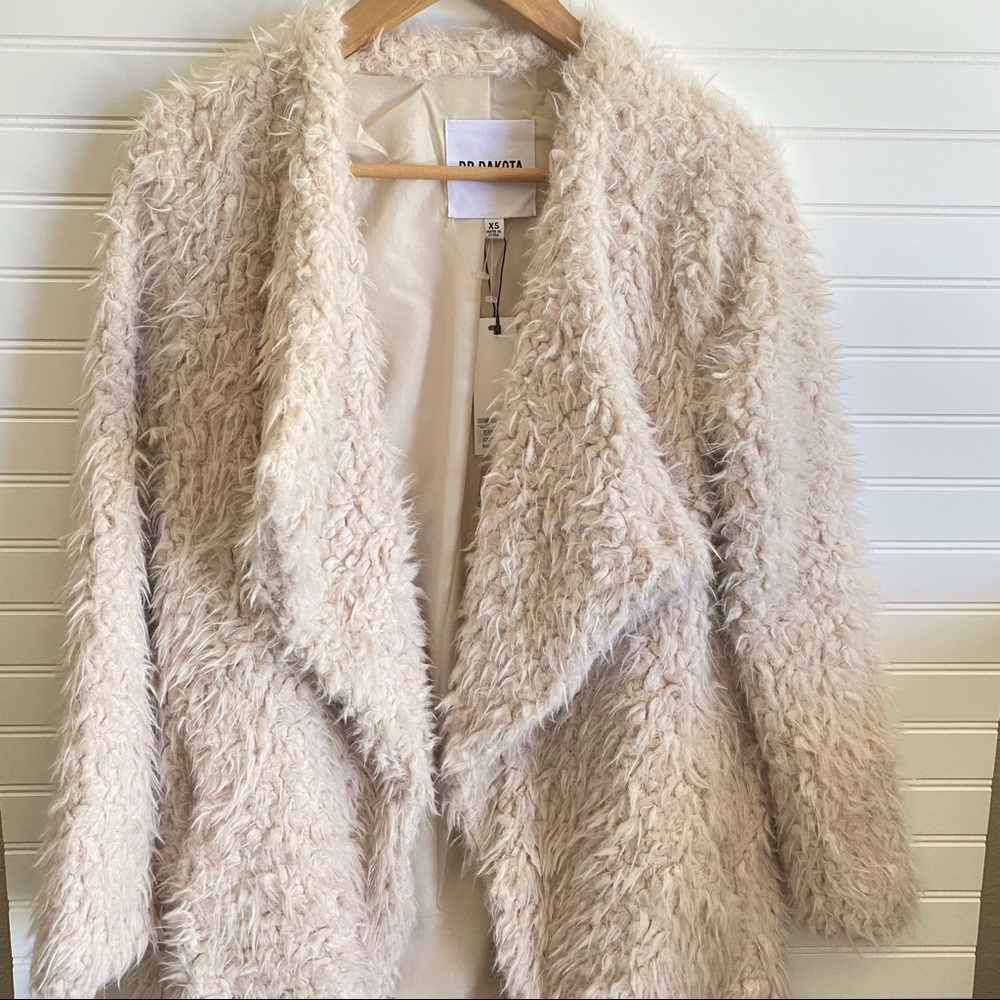 BB Dakota Cozy Faux fur coat size XS